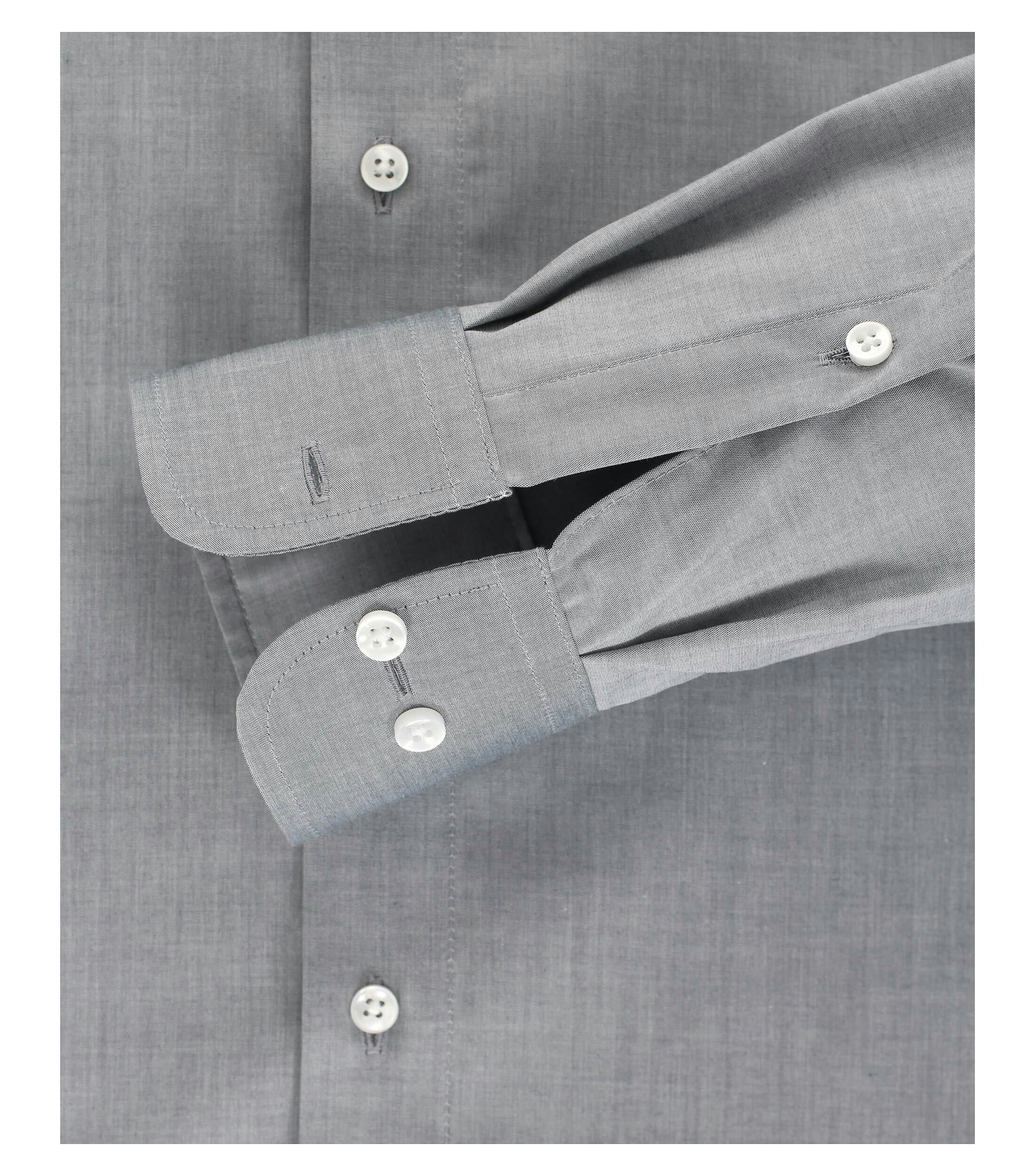 Ein Businesshemd im uni Muster in der Farbe Grau