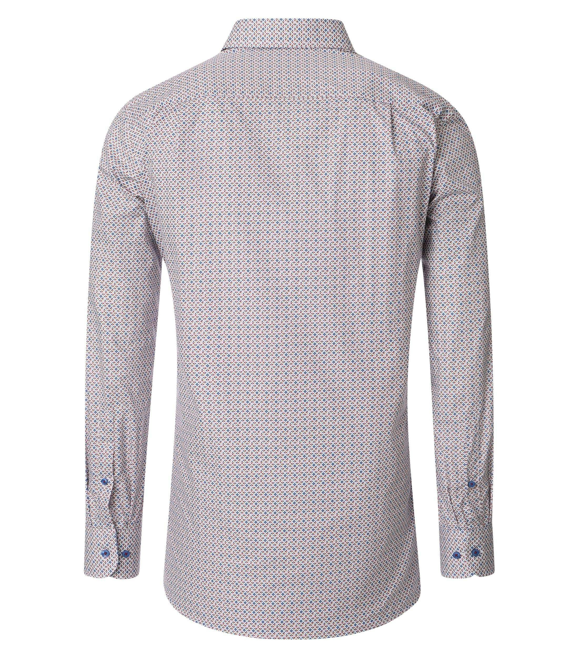 Das Model trägt ein Businesshemd im Print Muster in der Farbe Beige