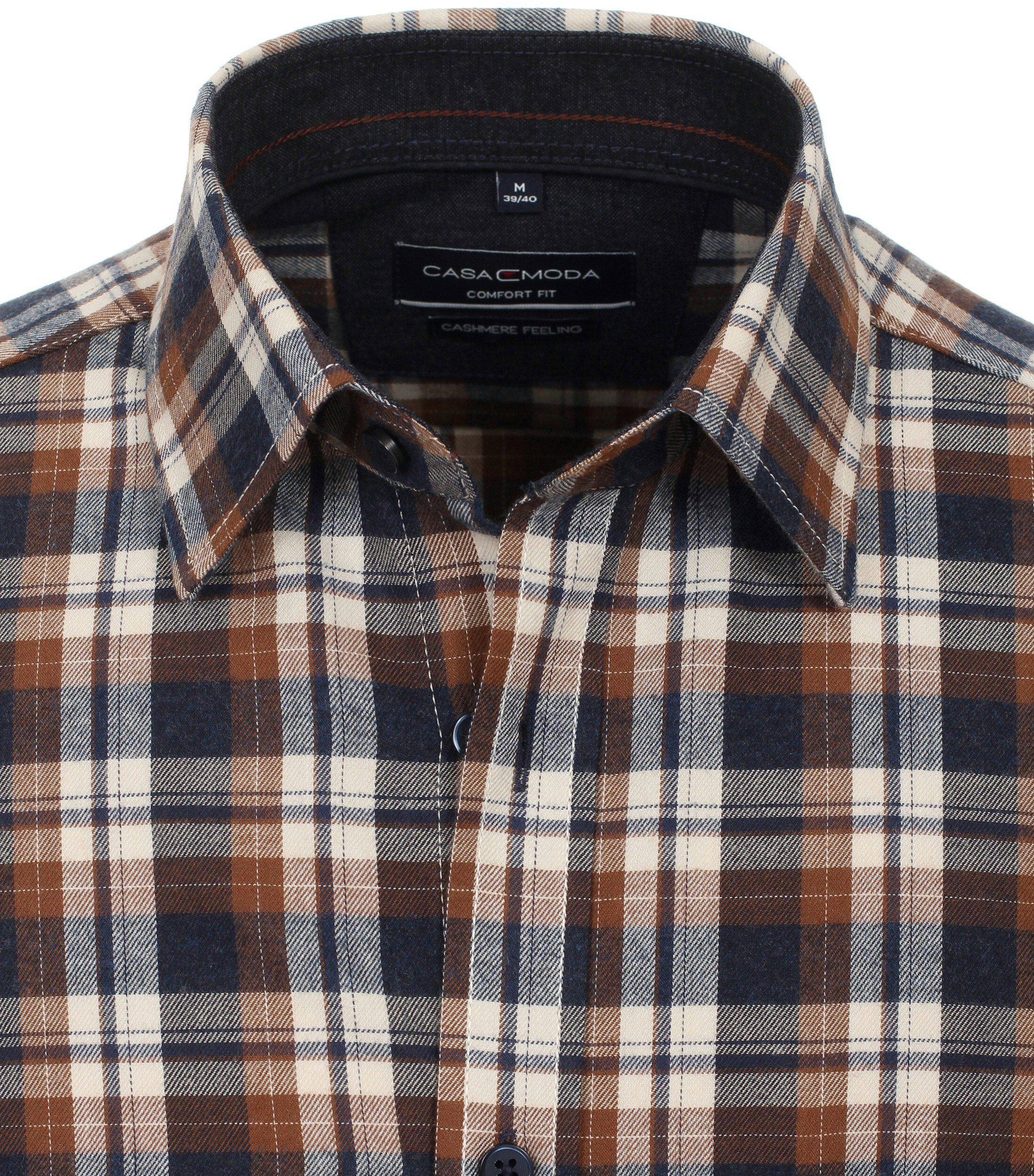 Ein Freizeithemd im kariert Muster in der Farbe Dunkelblau