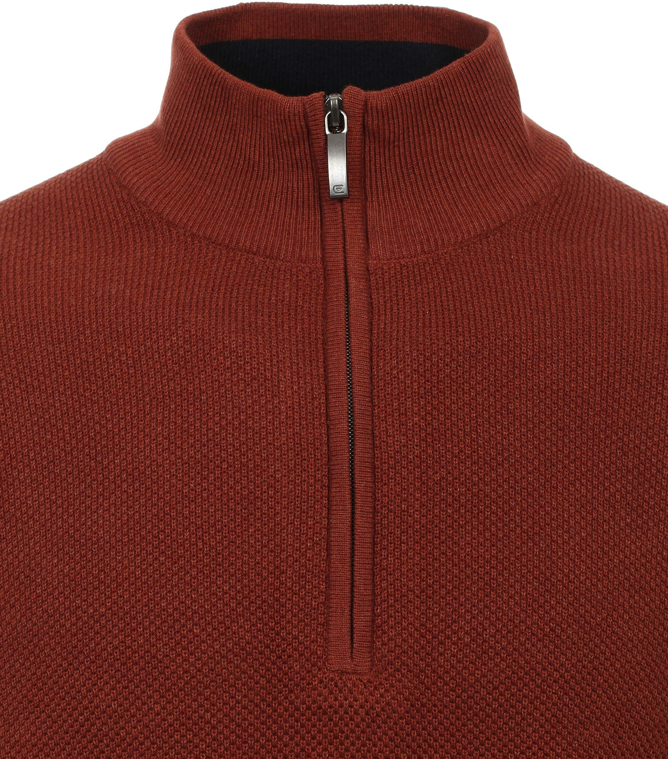 Ein Pullover im uni Muster in der Farbe Dunkelorange