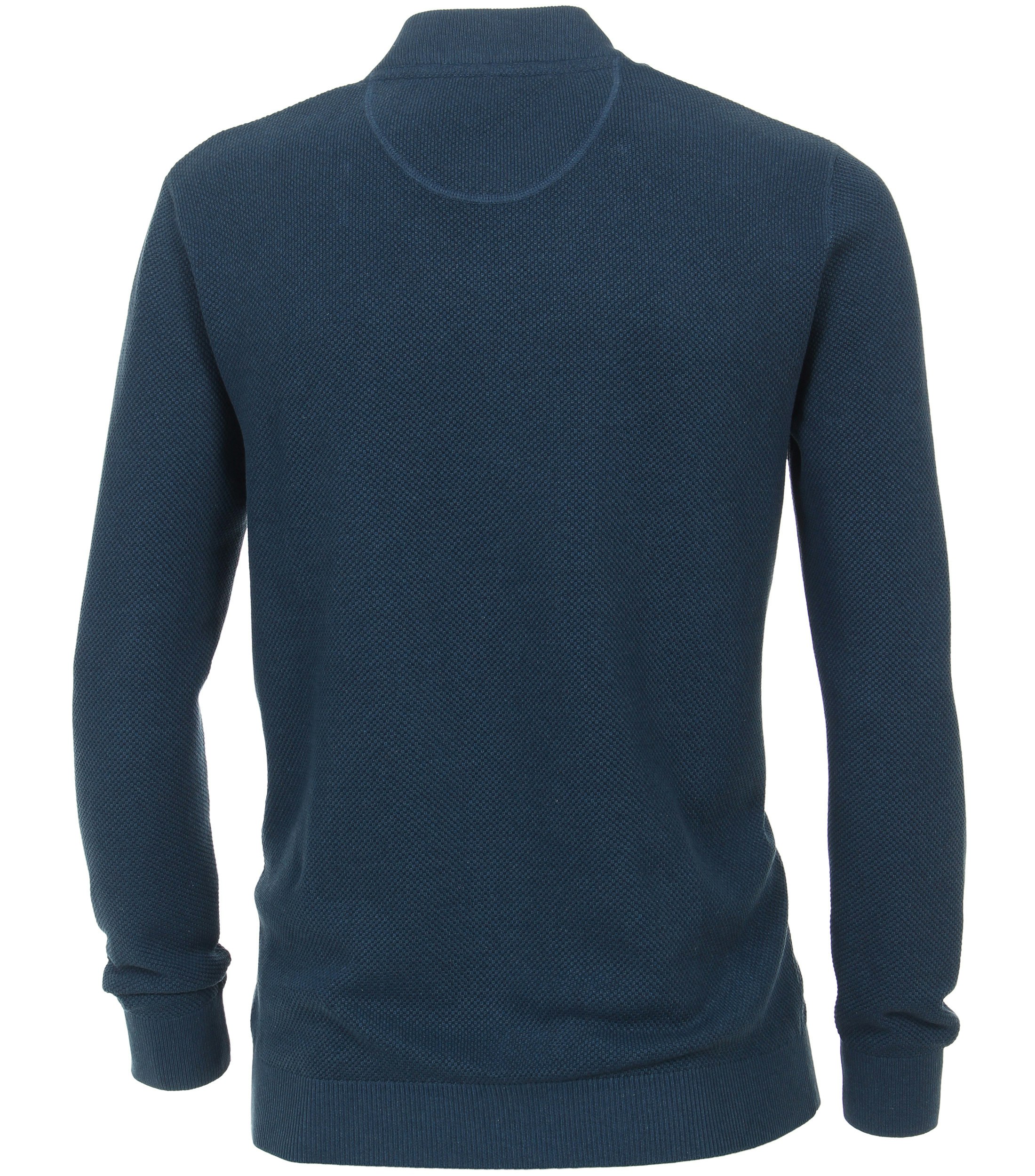 Ein Strickjacke im uni Muster in der Farbe Türkisblau