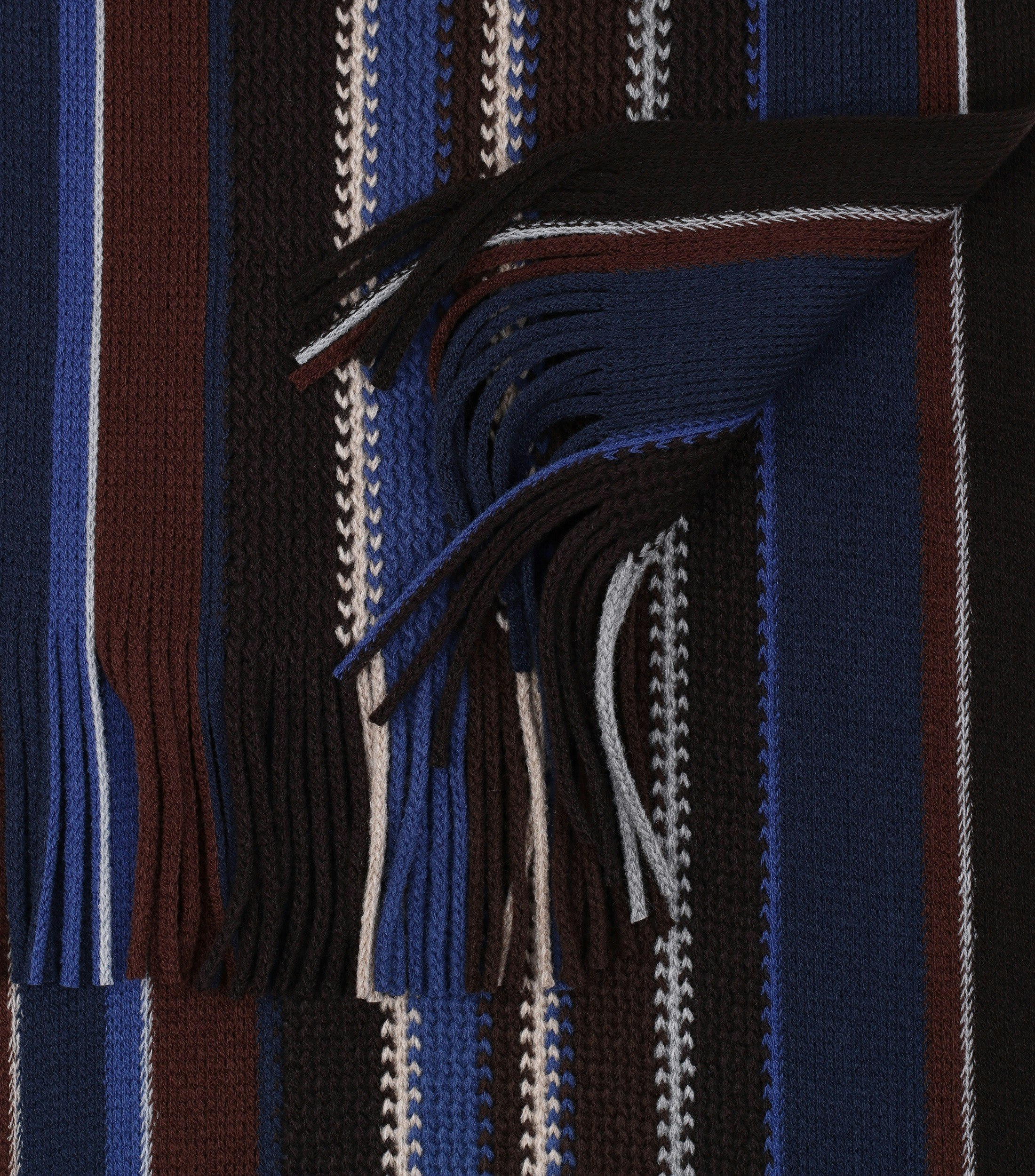 Ein Schal im uni Muster in der Farbe Braun