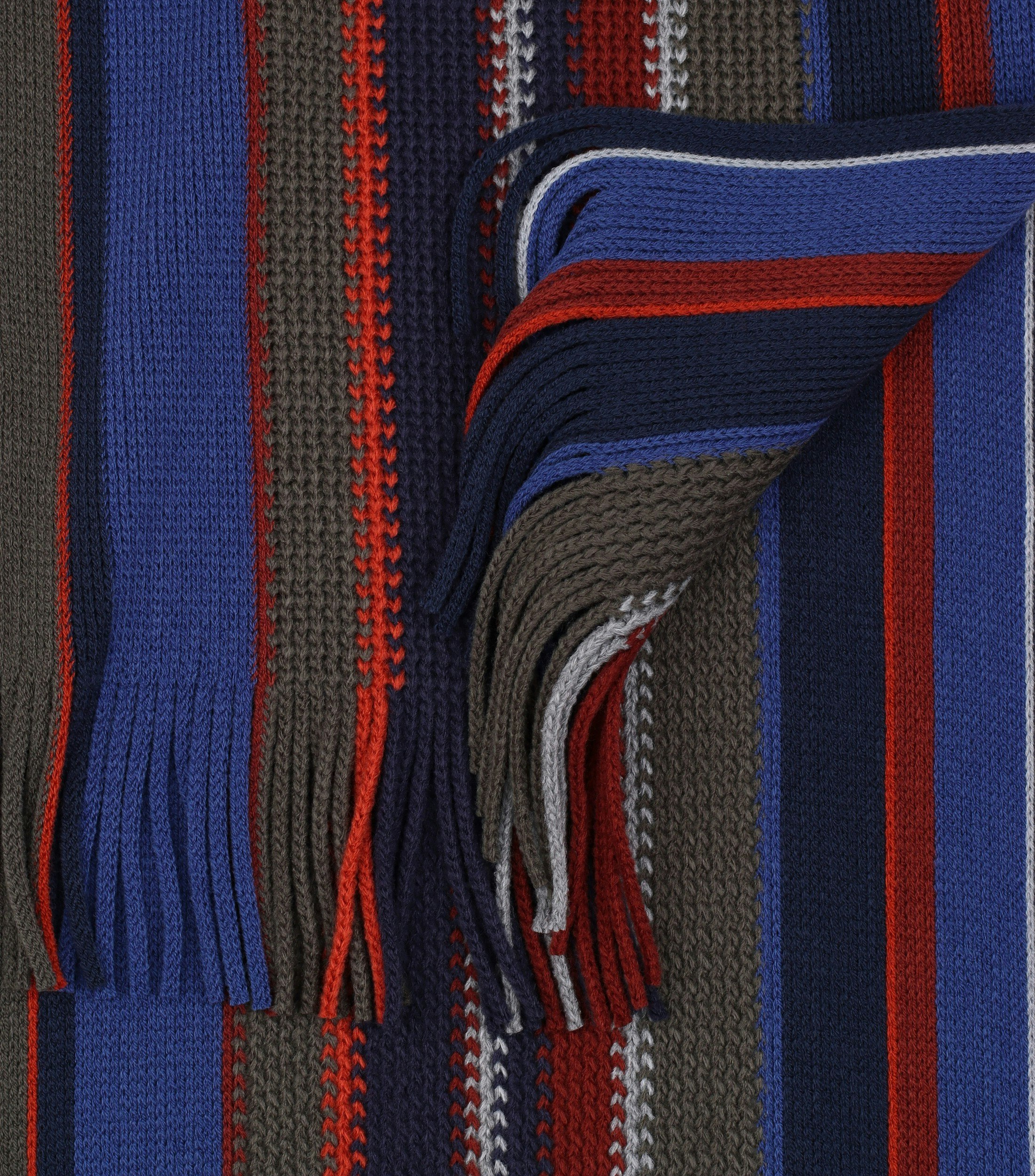 Ein Schal im uni Muster in der Farbe Dunkelblau